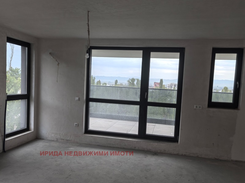 À vendre  3 chambres Sofia , Poligona , 112 m² | 65630736