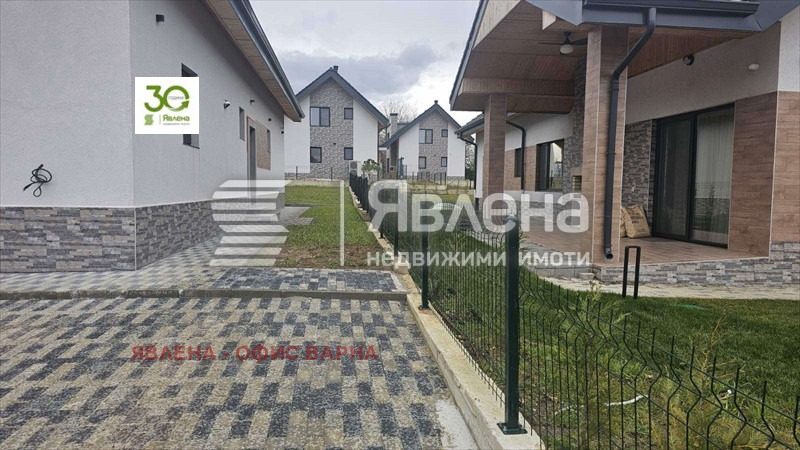 Продава КЪЩА, гр. Варна, с. Звездица, снимка 4 - Къщи - 54001863