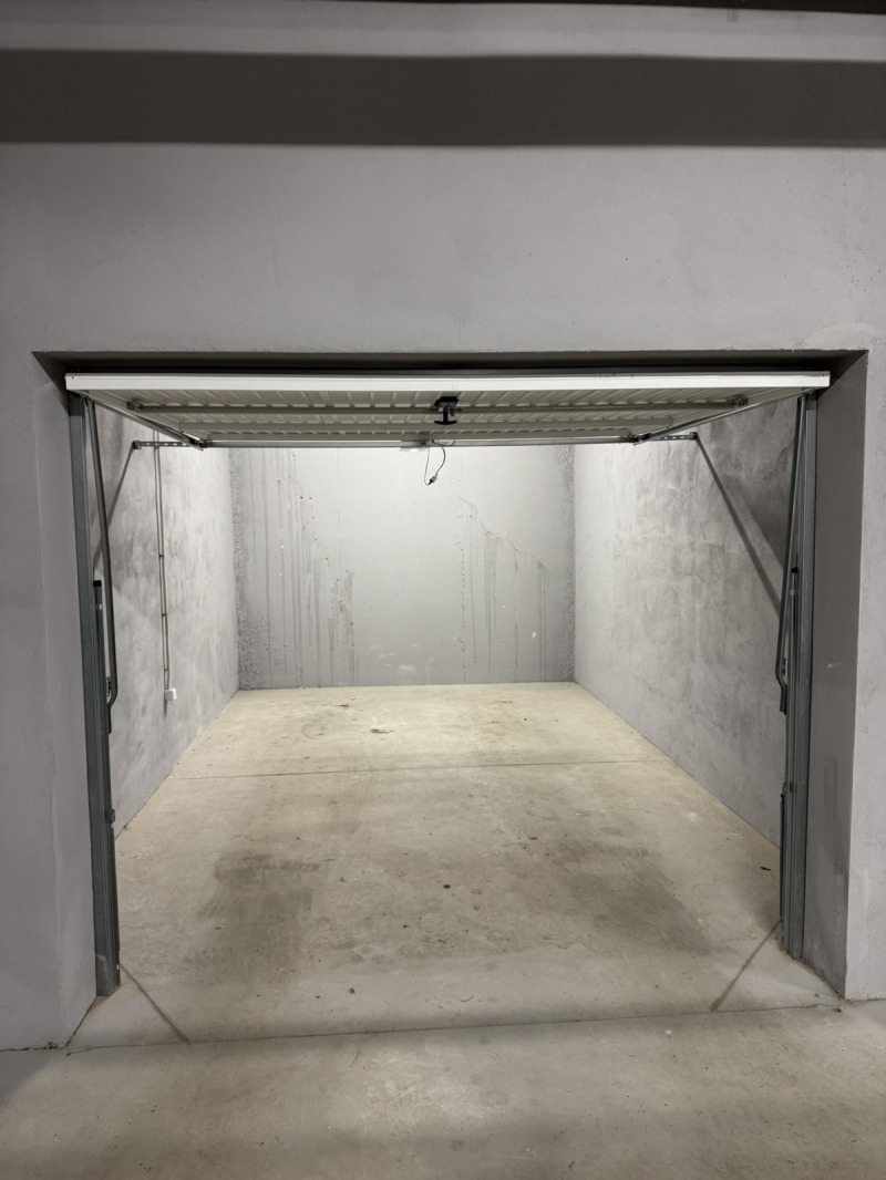 Продава ГАРАЖ, ПАРКОМЯСТО, гр. София, Център, снимка 5 - Гаражи и паркоместа - 53324431