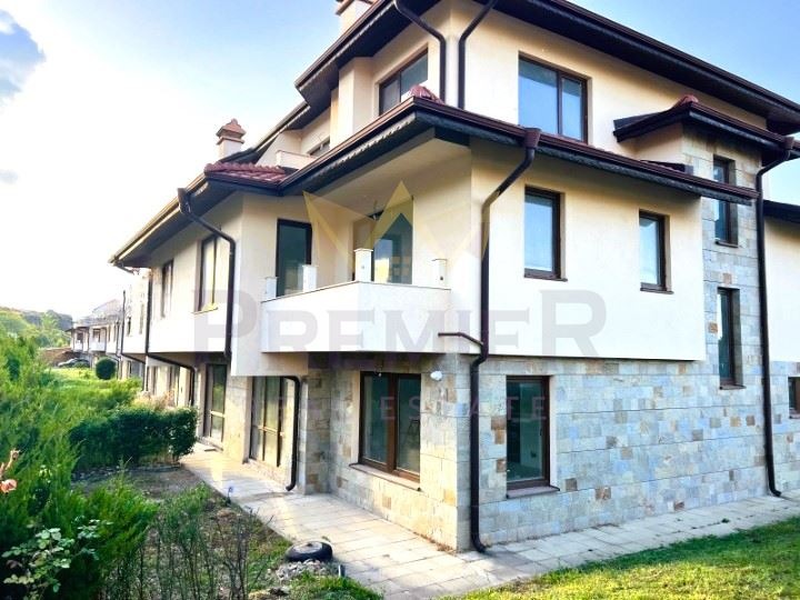 Продава  Къща, град София, м-т Детски град •  629 900 EUR • ID 42326037 — holmes.bg - [1] 