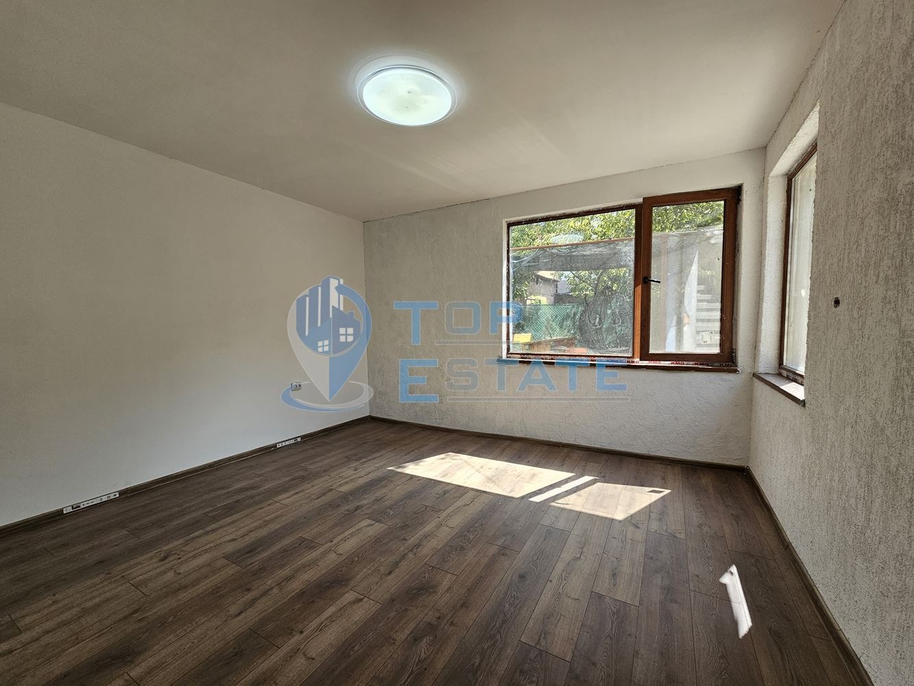 Продава ЕТАЖ ОТ КЪЩА, гр. Горна Оряховица, област Велико Търново