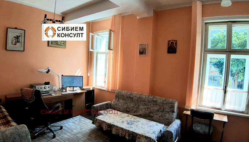 Продава  4-стаен град София , Център , 86 кв.м | 66771202