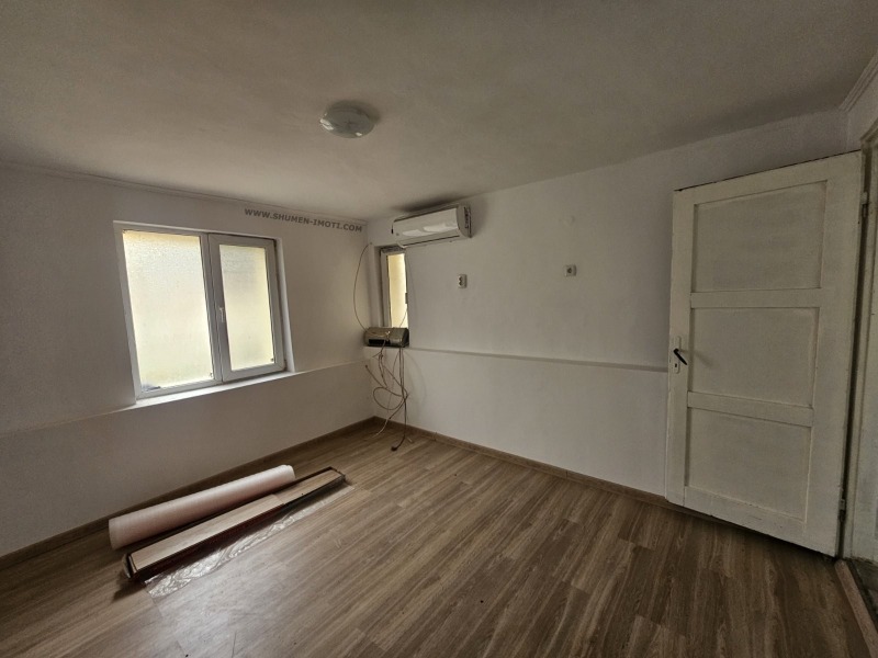 Продава ЕТАЖ ОТ КЪЩА, гр. Шумен, Център, снимка 9 - Етаж от къща - 52480658
