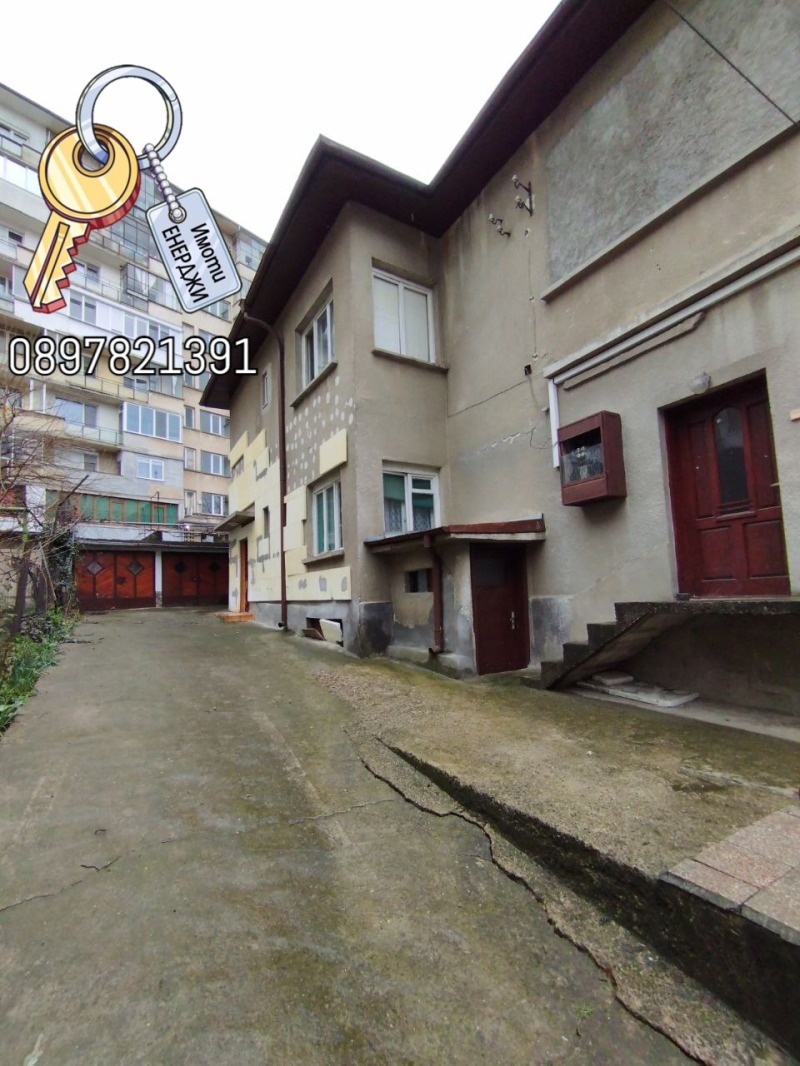 Продава  Къща град Плевен , Идеален център , 230 кв.м | 68926029 - изображение [2]