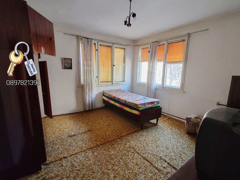Продава  Къща град Плевен , Идеален център , 230 кв.м | 68926029 - изображение [15]