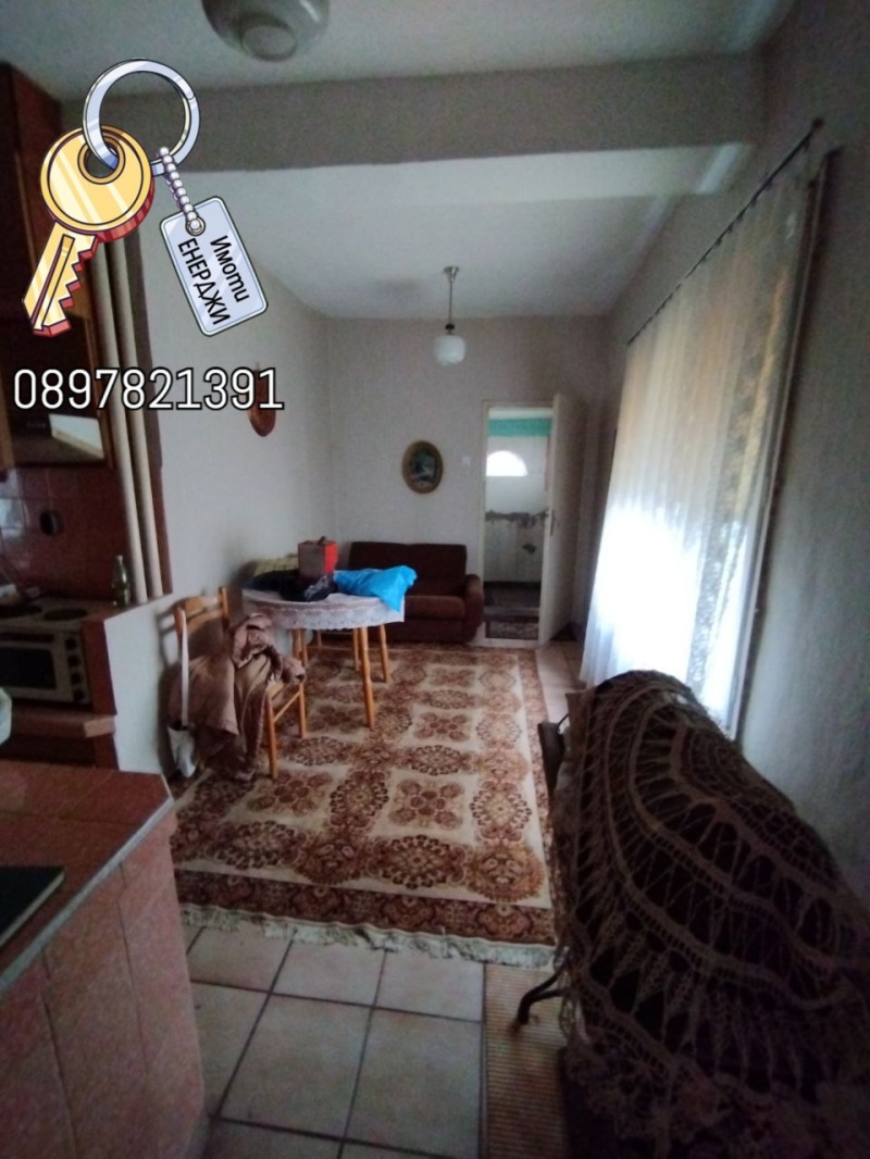 Продава  Къща град Плевен , Идеален център , 230 кв.м | 68926029 - изображение [11]