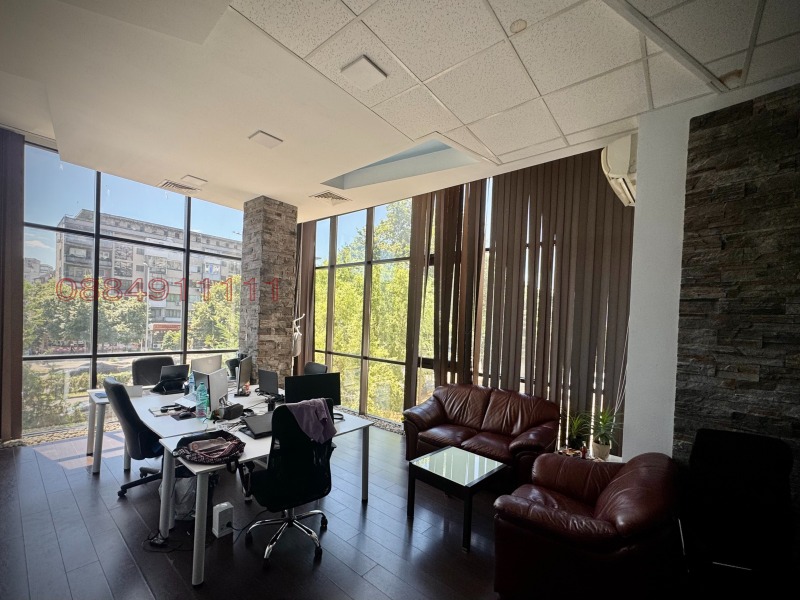 Na sprzedaż  Biuro Plowdiw , Centar , 120 mkw | 92443267