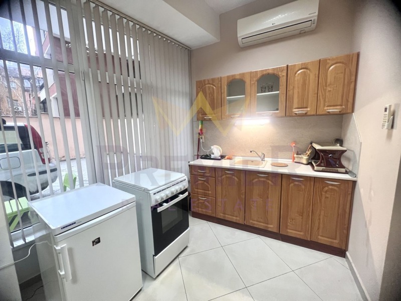 Дава под наем 1-СТАЕН, гр. Варна, Зимно кино Тракия, снимка 2 - Апартаменти - 53172328