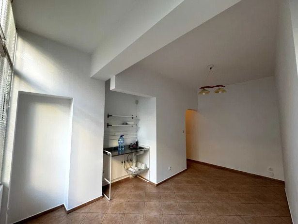 A louer  2 chambres Sofia , Tsentar , 100 m² | 46429822