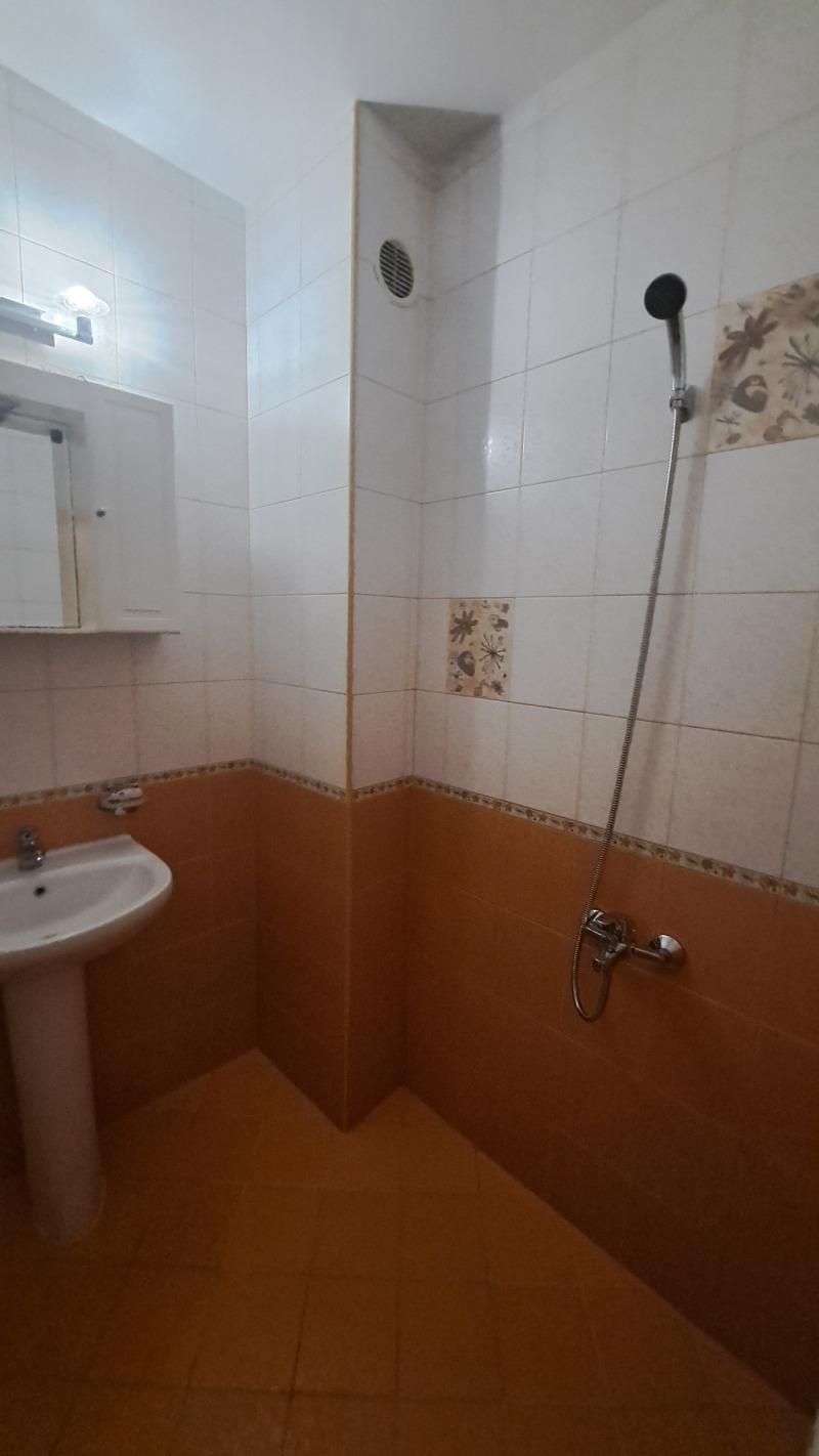 Zu vermieten  2 Schlafzimmer Ruse , Wazraschdane , 90 qm | 56741299 - Bild [13]