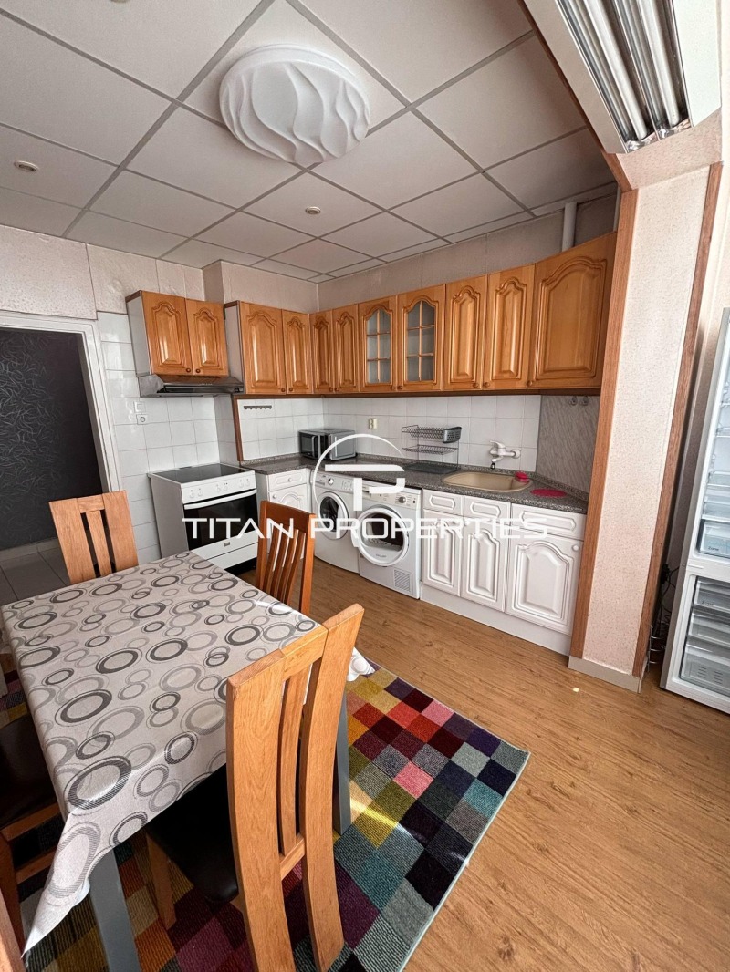 Дава под наем  3-стаен град Пловдив , Кършияка , 130 кв.м | 93287455