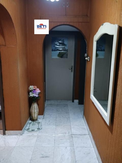 Дава под наем СТАЯ, гр. София, Света Троица, снимка 5 - Стаи под наем - 56282300