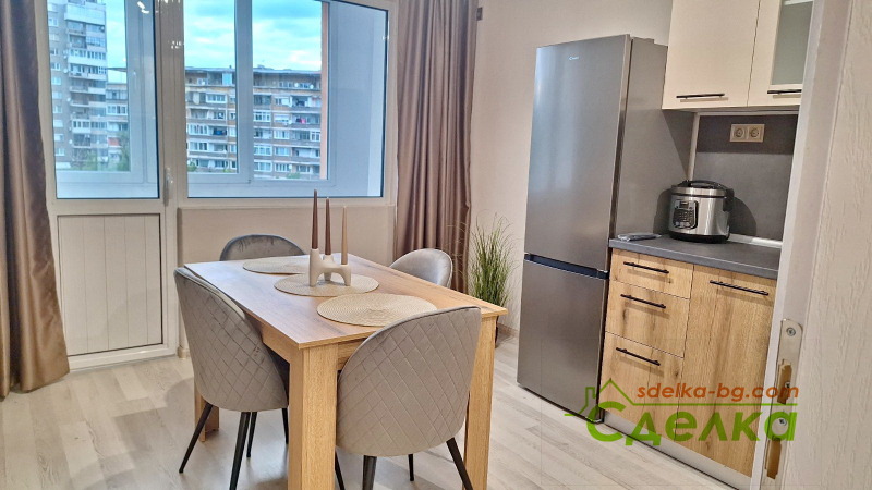 A louer  1 chambre Gabrovo , Tsentar , 55 m² | 92929978