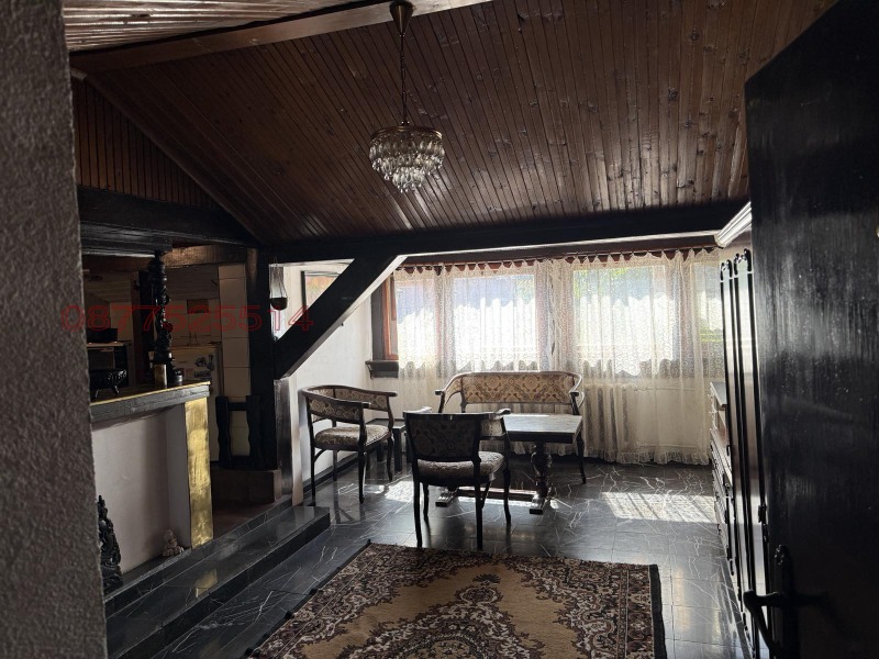 Дава под наем АТЕЛИЕ, ТАВАН, гр. София, Център