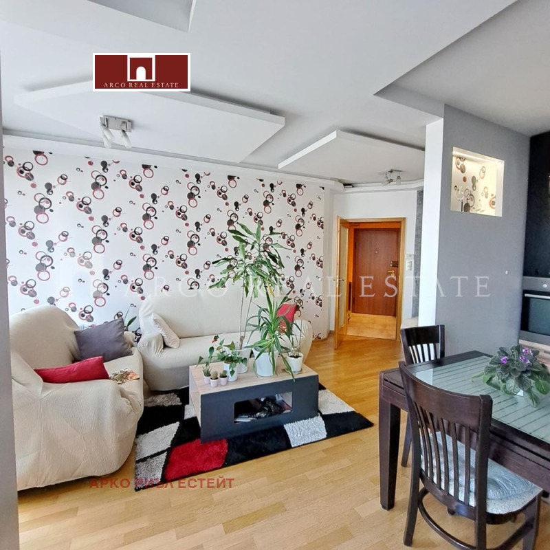 Дава под нем  3-стаен, град София, Карпузица •  750 EUR • ID 38053757 — holmes.bg - [1] 