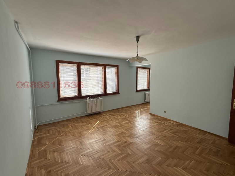Дава под Наем ОФИС в град София, Център - 135 кв.м / 1 100 € » 2 151.41 лв.