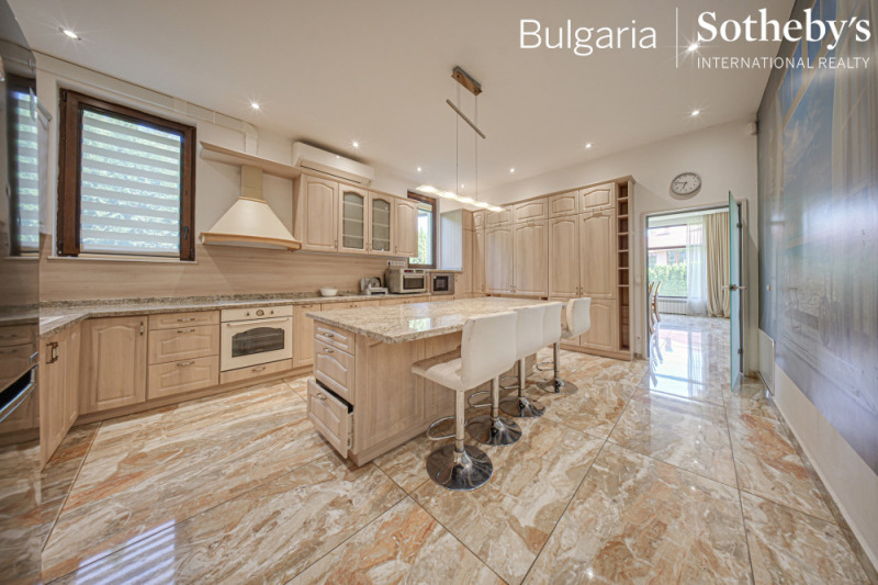 Para alugar  Casa Sofia , m-t Kambanite , 700 m² | 24031268 - imagem [13]