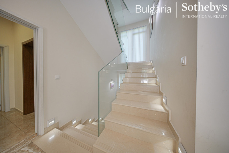 Para alugar  Casa Sofia , m-t Kambanite , 700 m² | 24031268 - imagem [16]