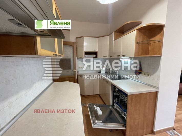 Дава под наем 3-СТАЕН, гр. София, Център, снимка 3 - Aпартаменти - 49407653