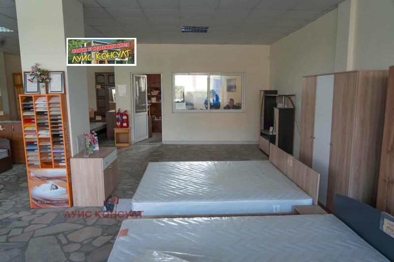 Издаје се  Схоп Монтана , Широк центар , 300 м2 | 52394857 - слика [11]