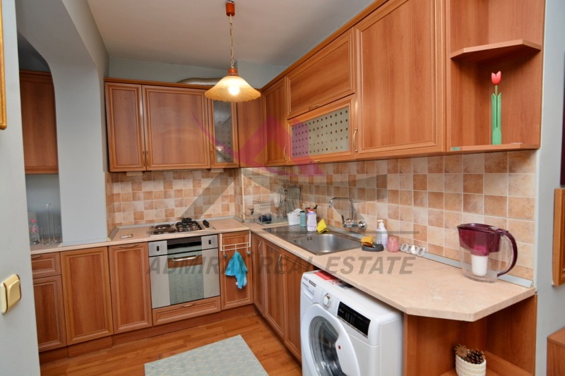 Дава под Наем 3-СТАЕН в град Варна, ЖП Гара - 90 кв.м / 500 € » 977.92 лв., АДМИРАЛ РИЪЛ ЕСТЕЙТ ЕООД