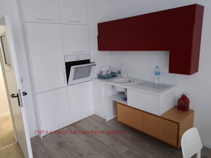 De inchiriat  Studio Burgas , Țentâr , 38 mp | 66700676