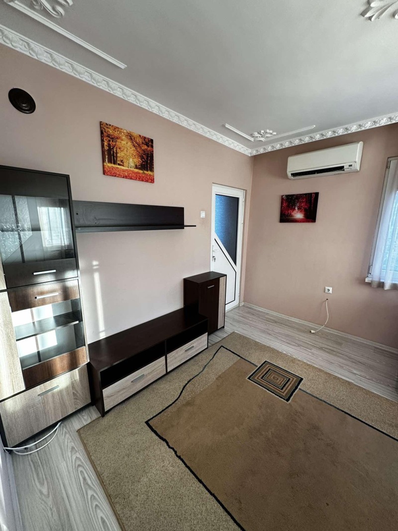 Дава под наем ЕТАЖ ОТ КЪЩА, гр. Варна, Цветен квартал, снимка 2 - Етаж от къща - 52988066