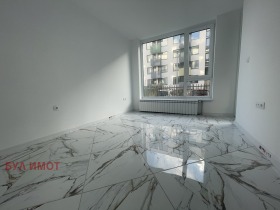 1 quarto Vazrajdane 1, Varna 6
