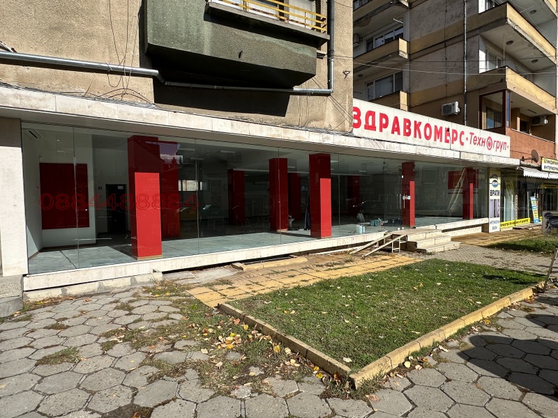 Дава под наем МАГАЗИН, гр. Ловеч, Център, снимка 3 - Магазини - 52500942