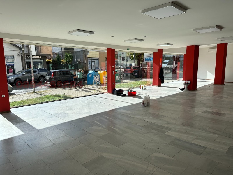 Дава под наем МАГАЗИН, гр. Ловеч, Център, снимка 4 - Магазини - 52500942