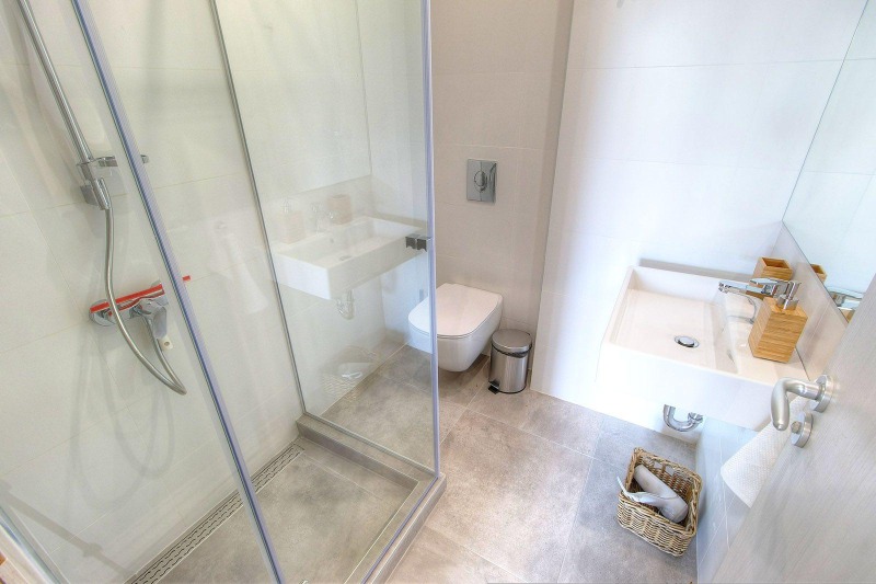 Издаје се  2 спаваће собе Софија , Центар , 96 м2 | 81487790 - слика [10]