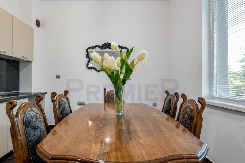 K pronájmu  2 ložnice Varna , Centar , 110 m2 | 41900723 - obraz [6]