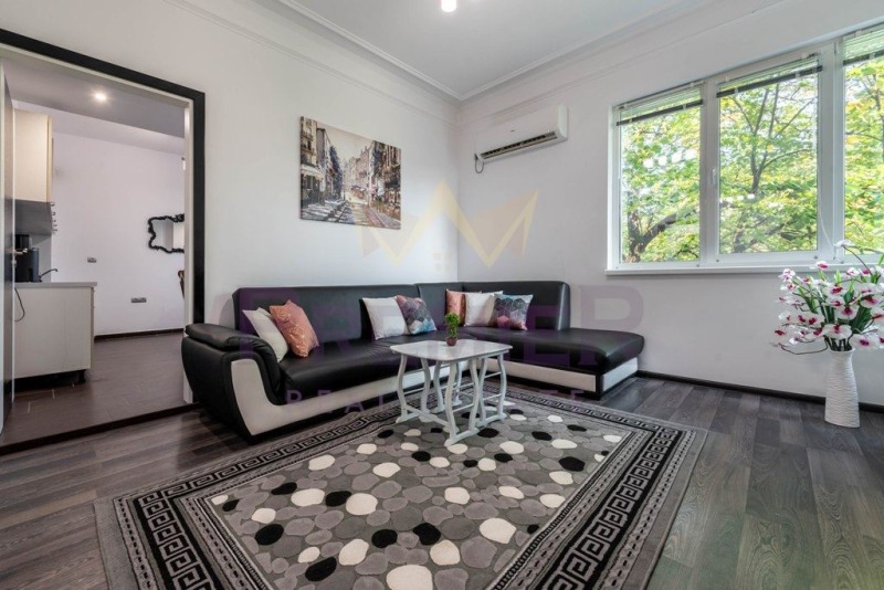 K pronájmu  2 ložnice Varna , Centar , 110 m2 | 41900723 - obraz [9]