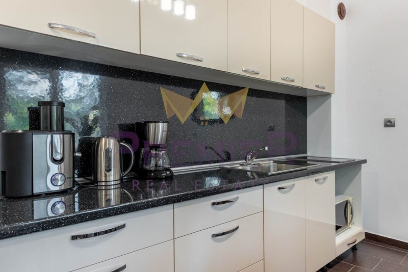 K pronájmu  2 ložnice Varna , Centar , 110 m2 | 41900723 - obraz [5]