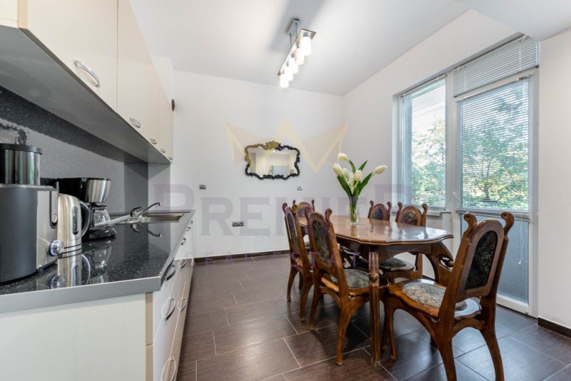 K pronájmu  2 ložnice Varna , Centar , 110 m2 | 41900723 - obraz [3]