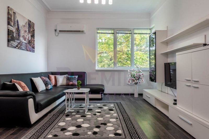 K pronájmu  2 ložnice Varna , Centar , 110 m2 | 41900723 - obraz [8]