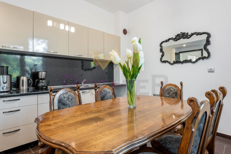 K pronájmu  2 ložnice Varna , Centar , 110 m2 | 41900723 - obraz [2]