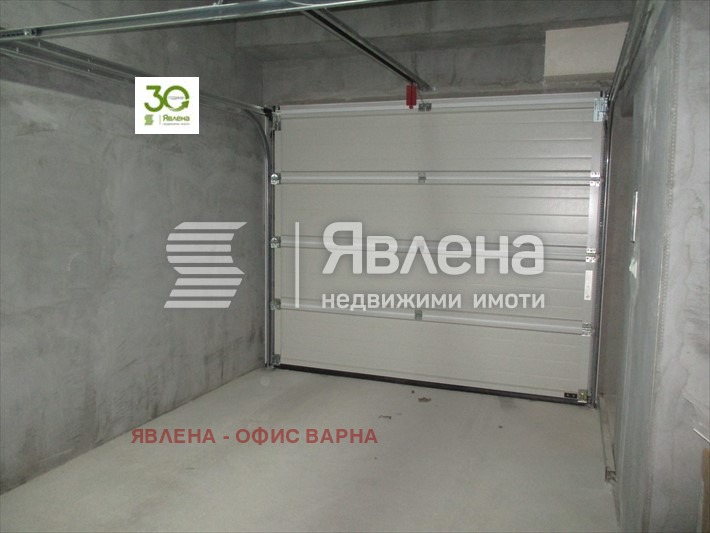 Дава под наем ГАРАЖ, ПАРКОМЯСТО, гр. Варна, Център, снимка 2 - Гаражи и паркоместа - 53626096