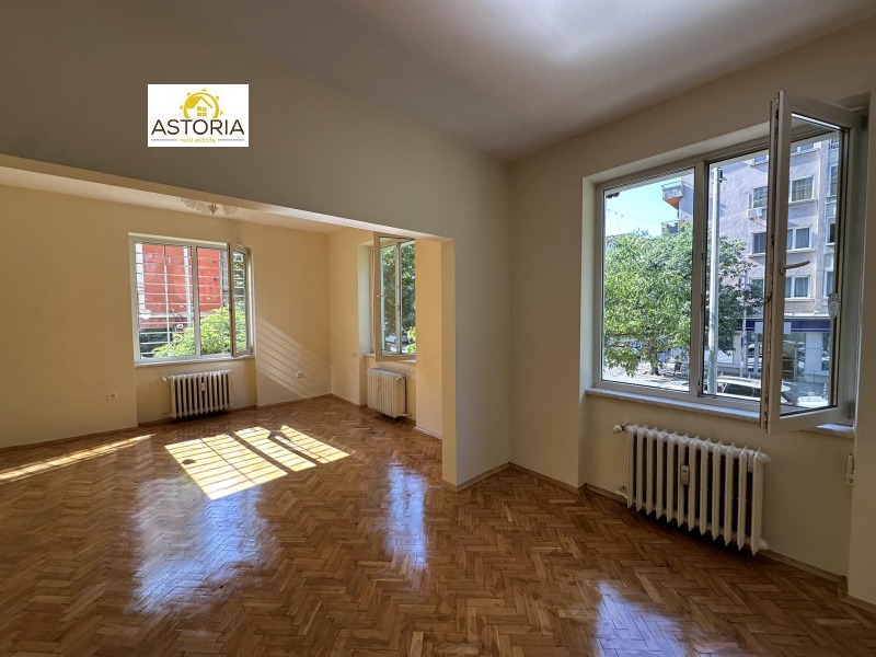 Zu vermieten  Büro Sofia , Zentar , 73 qm | 83601600