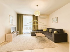 1 chambre Tsentar, Varna