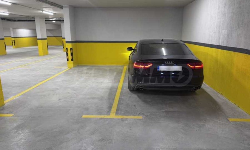 Zu vermieten  Garage Warna , Mladost 1 , 25 qm | 62065359 - Bild [4]