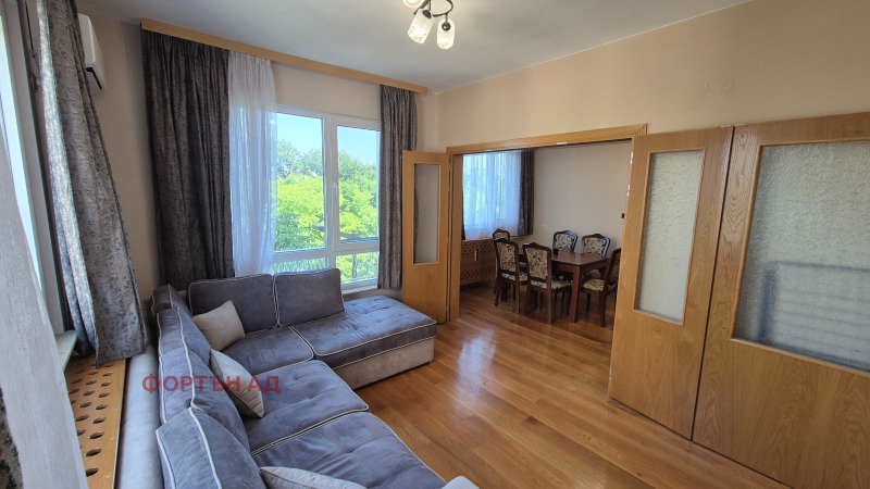 Издаје се  1 спаваћа соба Софија , Центар , 74 м2 | 63888804 - слика [2]