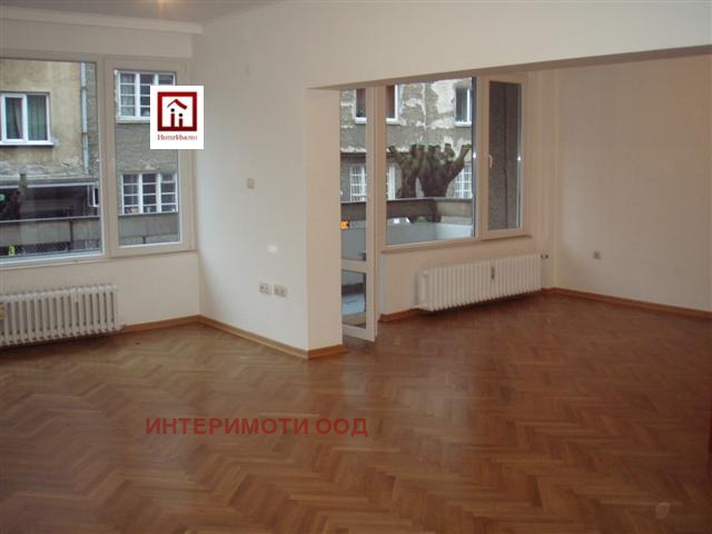 De inchiriat  3 dormitoare Sofia , Doctorsci pametnic , 152 mp | 80851934 - imagine [16]