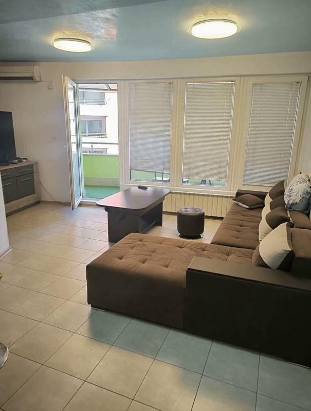 В аренду  1 спальня София , Студентски град , 68 кв.м | 46946882