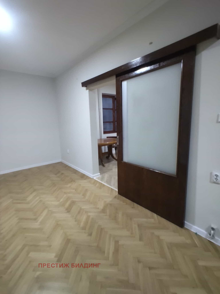 Дава под наем 4-СТАЕН, гр. София, Център, снимка 11 - Апартаменти - 52657913