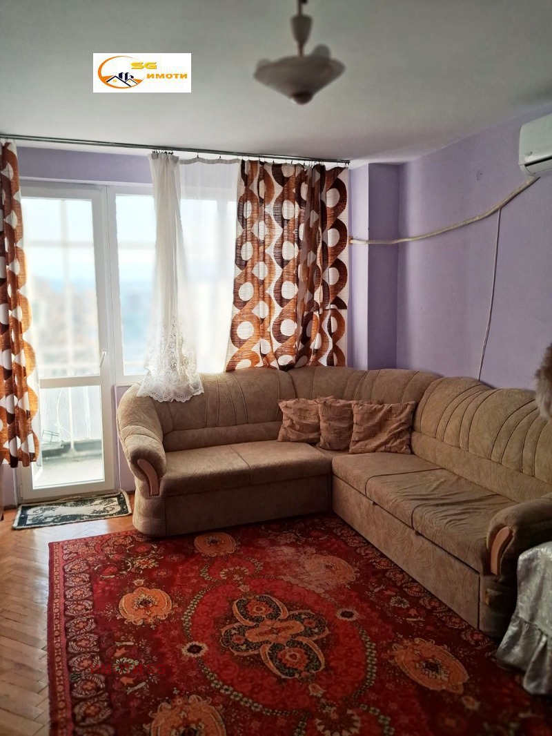 Под наем 3-СТАЕН, град Русе, Център • 650 лв. / 332.34 € • 98410704 1