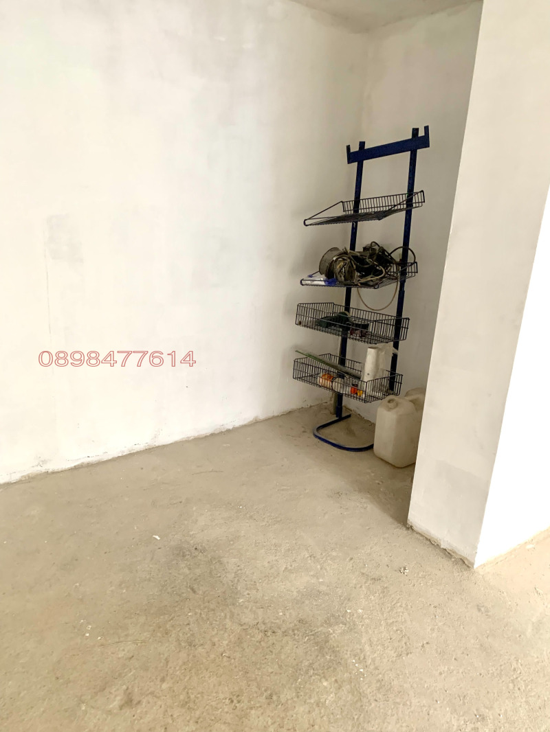 Дава под наем ГАРАЖ, ПАРКОМЯСТО, гр. София, Иван Вазов, снимка 3 - Гаражи и паркоместа - 52884893