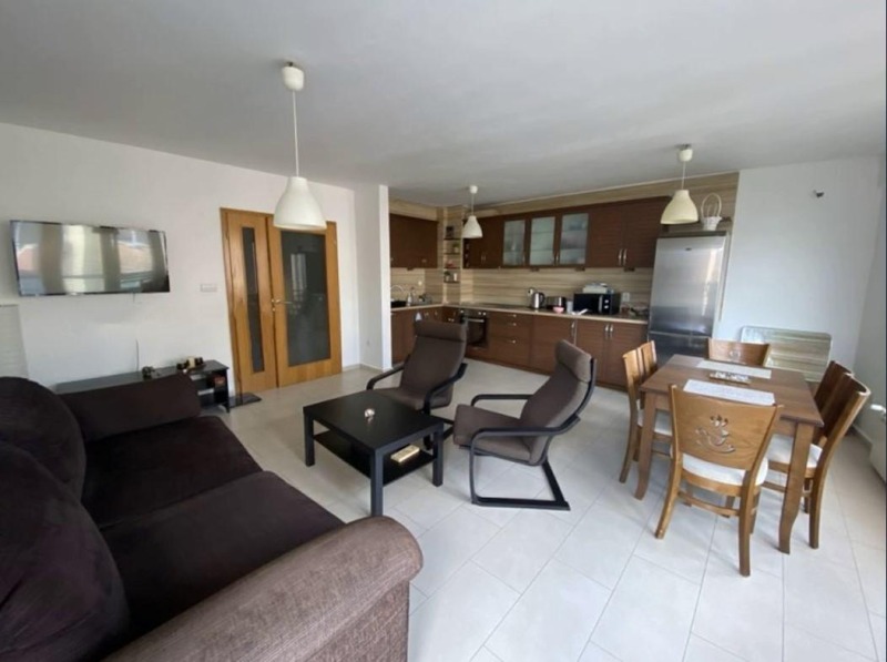 Дава под нем  3-стаен, град София, Гоце Делчев •  849 EUR • ID 33484352 — holmes.bg - [1] 