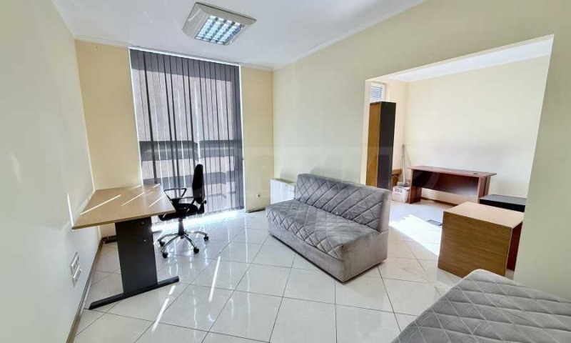 Προς ενοικίαση  Γραφείο Πλοβδηβ , ΤΣενταρ , 62 τ.μ | 31786577 - εικόνα [2]