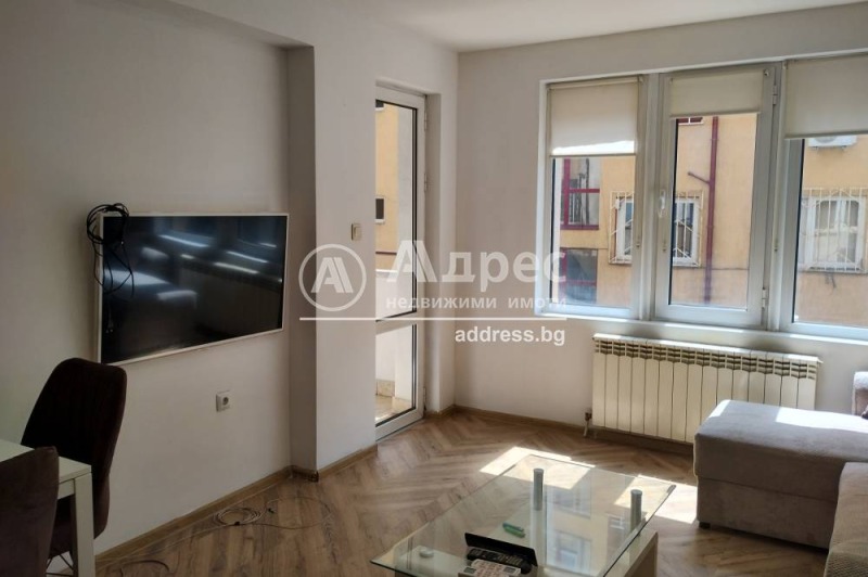 Дава под нем  2-стаен, град София, Център •  640 EUR • ID 71247748 — holmes.bg - [1] 